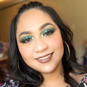 Meet your Posher, Valeria